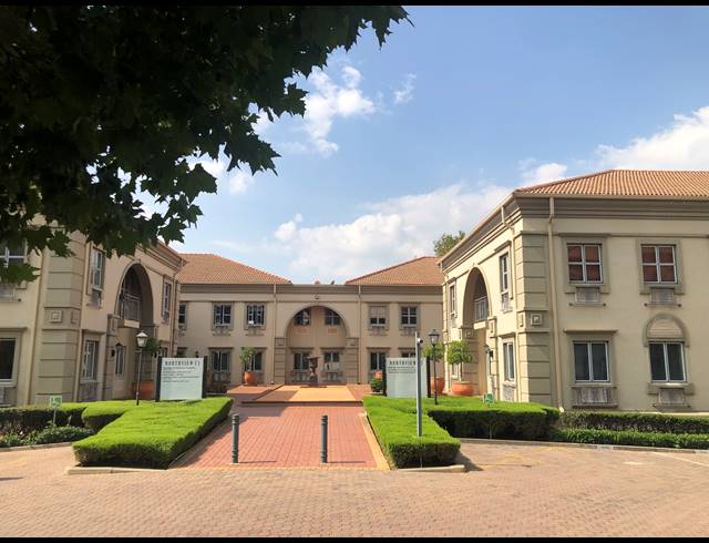 100M² OFFICE TO LET IN HYDE PARK